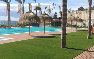 piscina-cesped-artifical